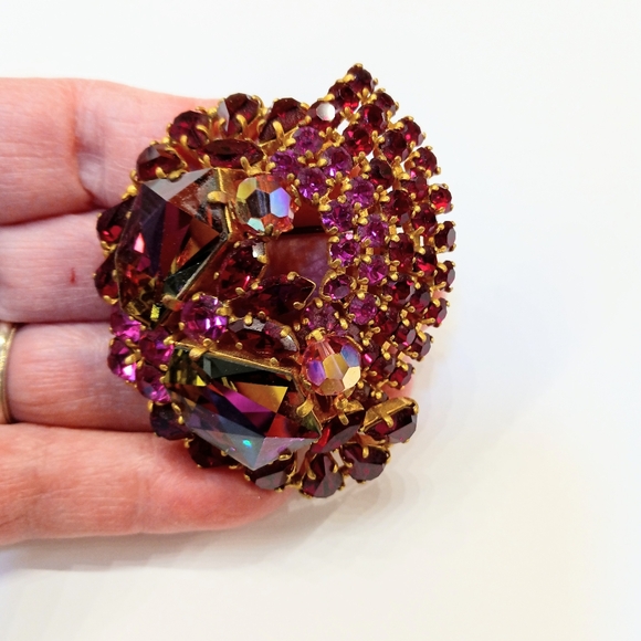 Vintage Eye Popping Heliotrope Rhinestone Brooch - Picture 3 of 5